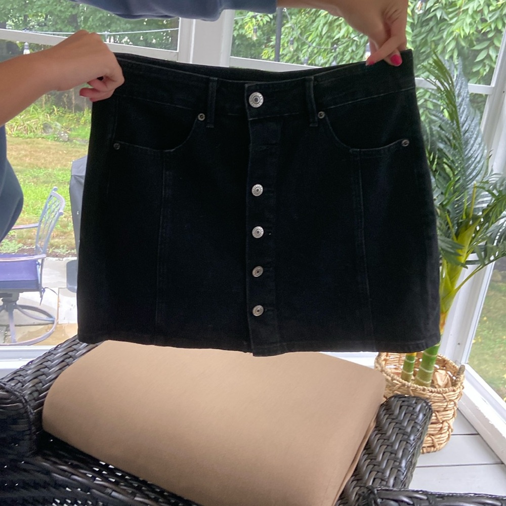 American eagle black denim skirt size 6